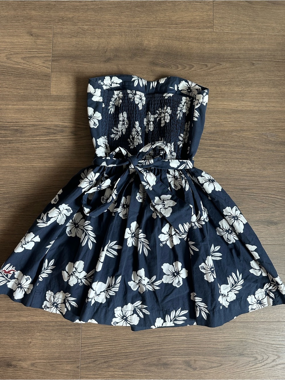 Y2K Hollister Navy and White Floral Strapless Sundress - Picture 2 of 6